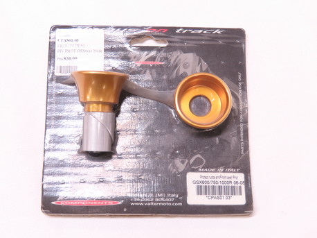 Vm Fr.Axle Prt.GSX600/750R 06-08/1000R 01-09 gold