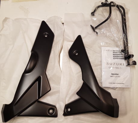 GSR750 UNDERSPOILER, MATT SVART 15-16
